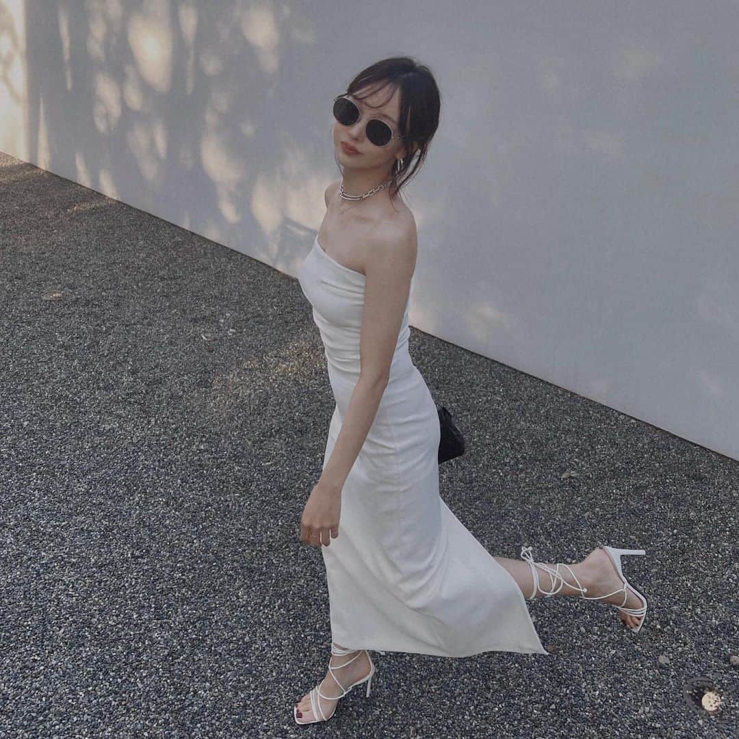 西もなかのインスタグラム：「⠀ 週末は軽井沢でとても素敵な WeddingPartyに出席させていただきました💍🤍⠀ ⠀ ドレスコードは 🤍WHITE🤍⠀ ⠀ 夕方から夜にかけてのガーデンパーティー素敵だった🫶🏻」
