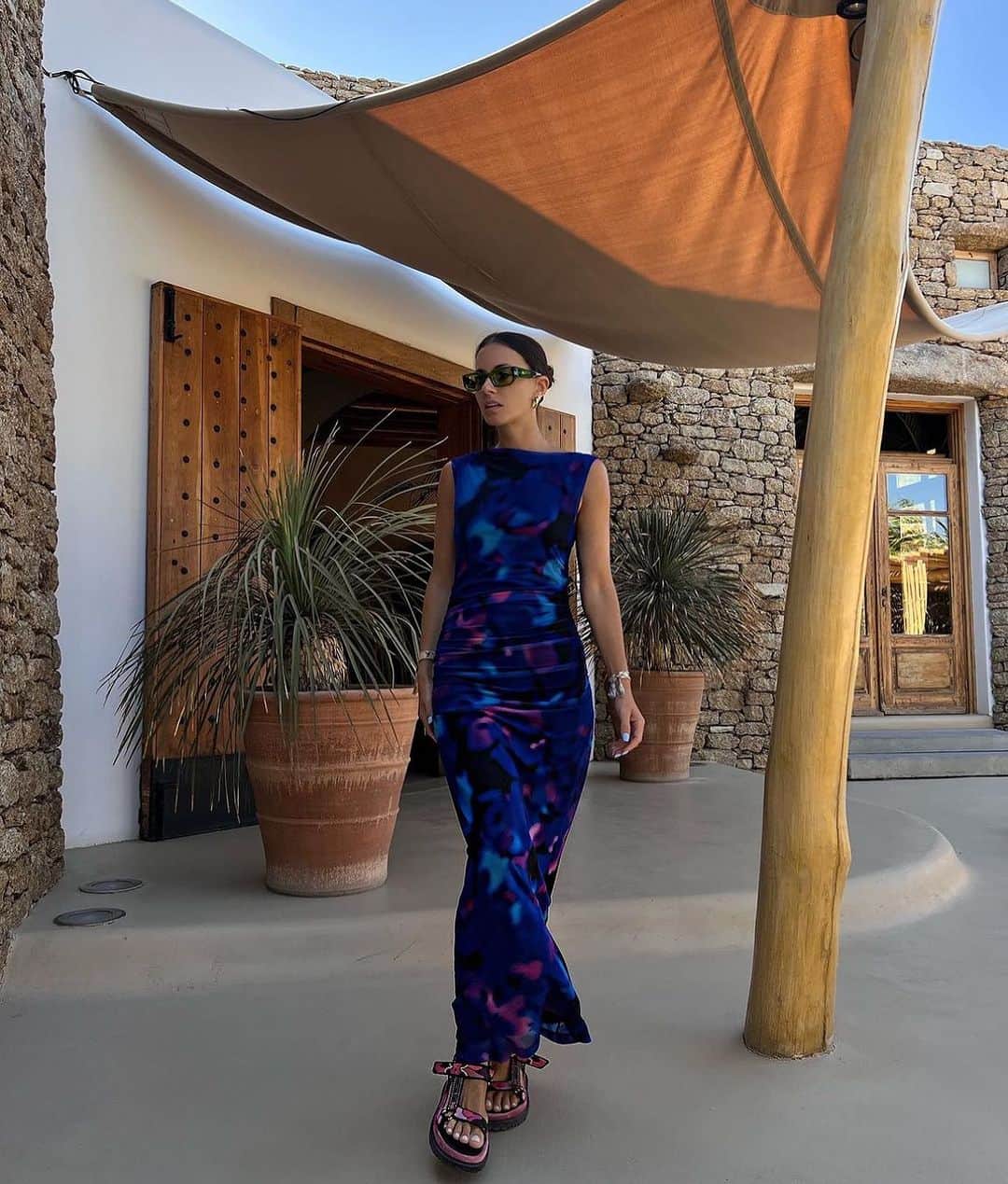 KOOKAI のインスタグラム：「We love @zinafashionvibe in the Dusk Midi Dress •• Available online and in boutiques #kookai」