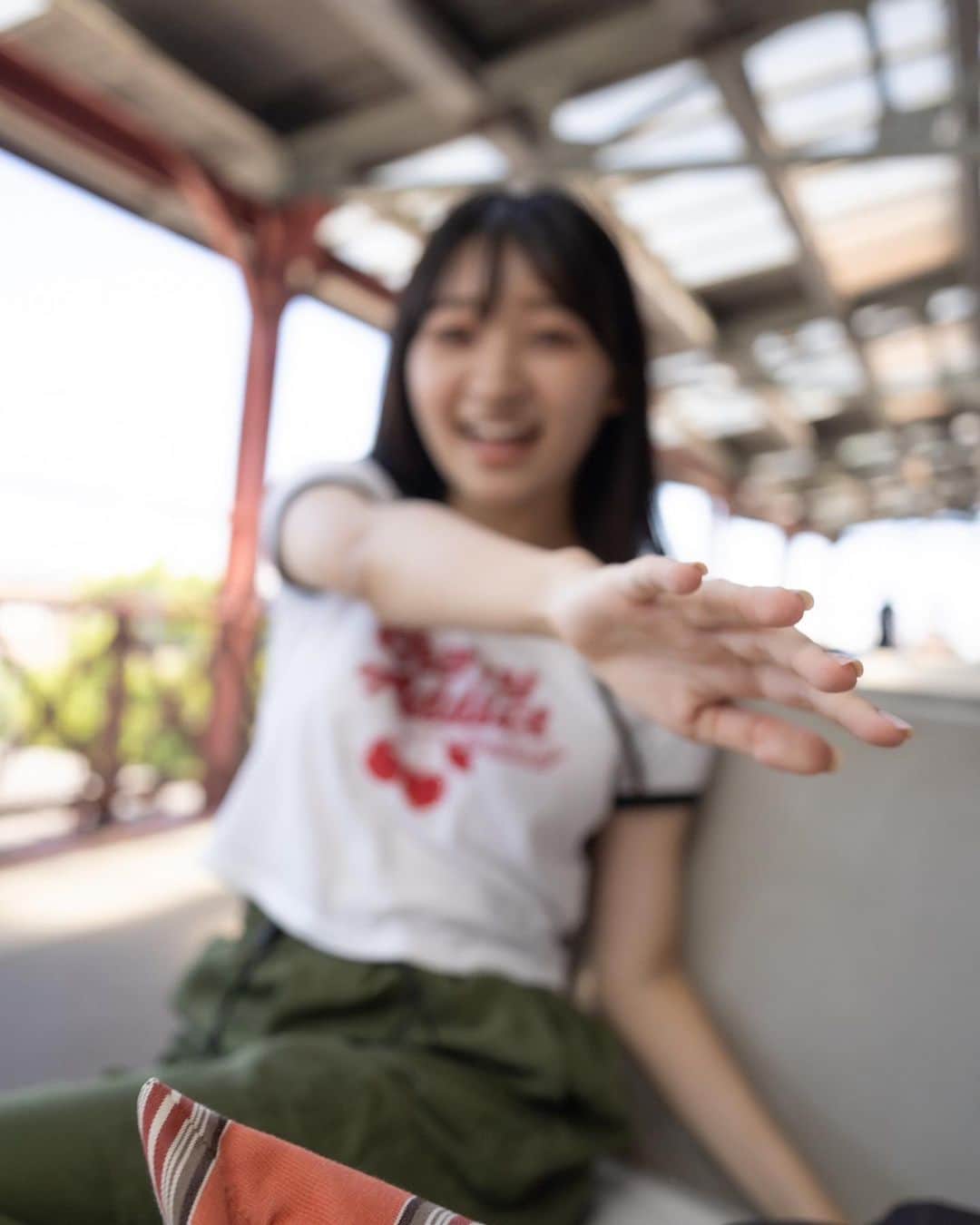 前野えまさんのインスタグラム写真 - (前野えまInstagram)「君にいいことがあるように ・ ・ photo by : @at.m0sphere  ・ ・ #aiko  #ストロー  #夏の風景  #君にいいことがあるように   #yokohama  #minatomirai  #summer #summerphotography  #naturephotography  #girlportrait #actress #actor #girl #photography #portrait #japanesegirl #portraitphotography #daily_phot_jpn #japan_daytime_view」8月30日 12時47分 - maeno_ema