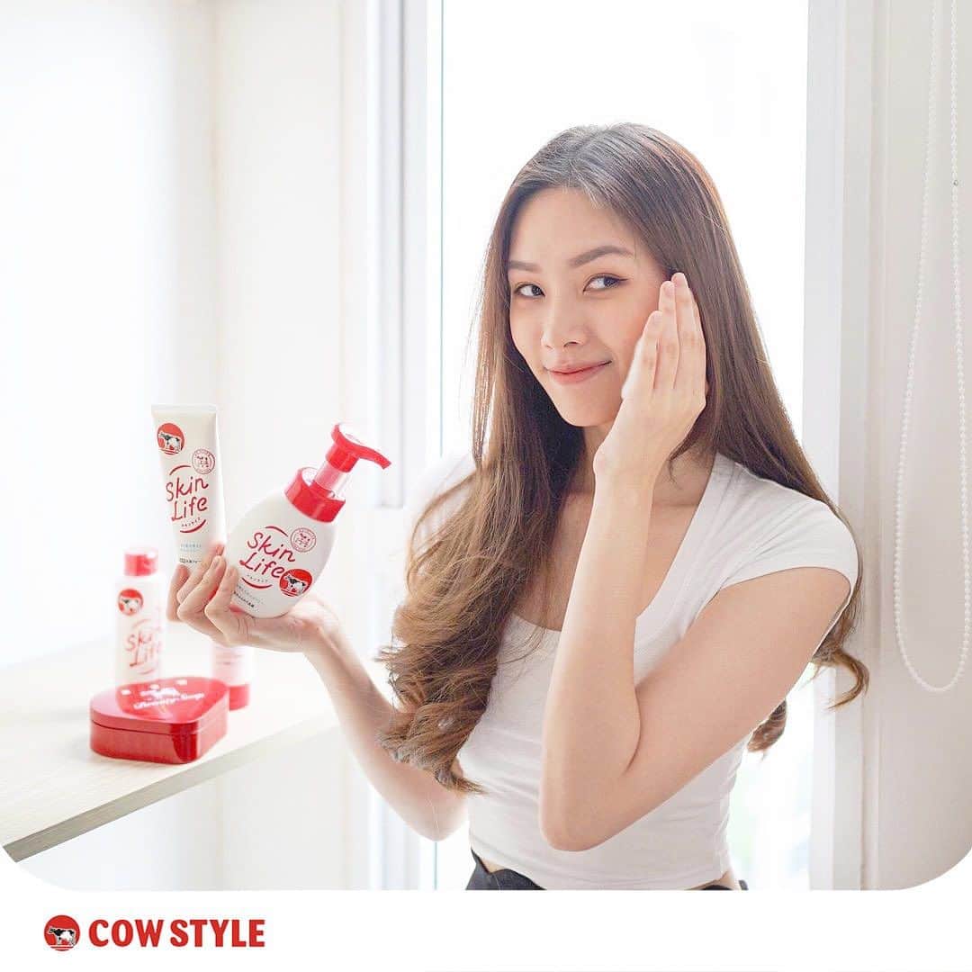 COWSTYLEIDのインスタグラム：「Consider us influenced. Spotted: kak @vionnyy with our SkinLife series. Tap to shop. ⠀⠀⠀⠀⠀⠀⠀⠀⠀ #cowstyleindonesia #cowstylebeauty #skinlife #acnecare #skincare」