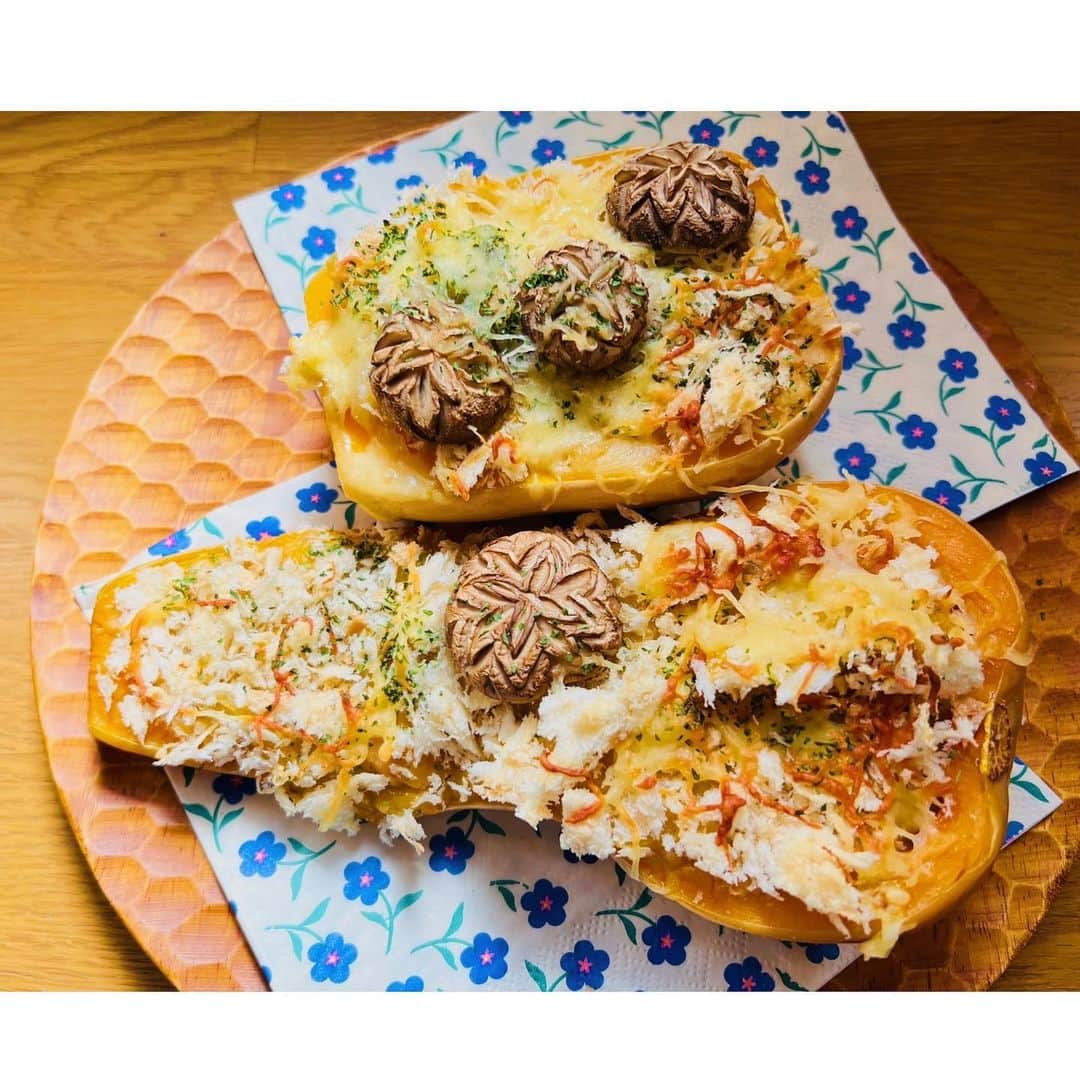 にしおかすみこさんのインスタグラム写真 - (にしおかすみこInstagram)「#カービング #バターナッツ  #バターナッツグラタン 食べた〜〜〜✨✨🤩🙌  カボチャスープばっかりだと飽きるなと思っていたら、  お仕事の大先輩が「グラタン簡単でいいよ」と教えてくださった。  美味しいよ〜〜〜✨✨🥳🙌」8月30日 12時49分 - nishioka_sumiko