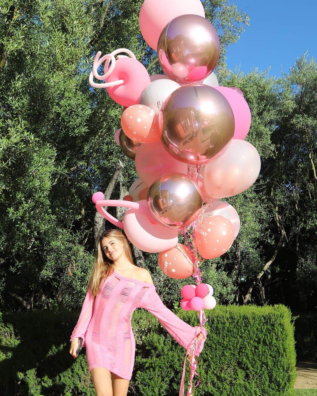 アレッサンドラ・アンブロジオのインスタグラム：「A very happy 15th birthday!!! 🎂💖🎈  May all your dreams come true💫 and I’m so proud of the woman you are becoming @anjaambrosiom 💞 te amo infinitamente」