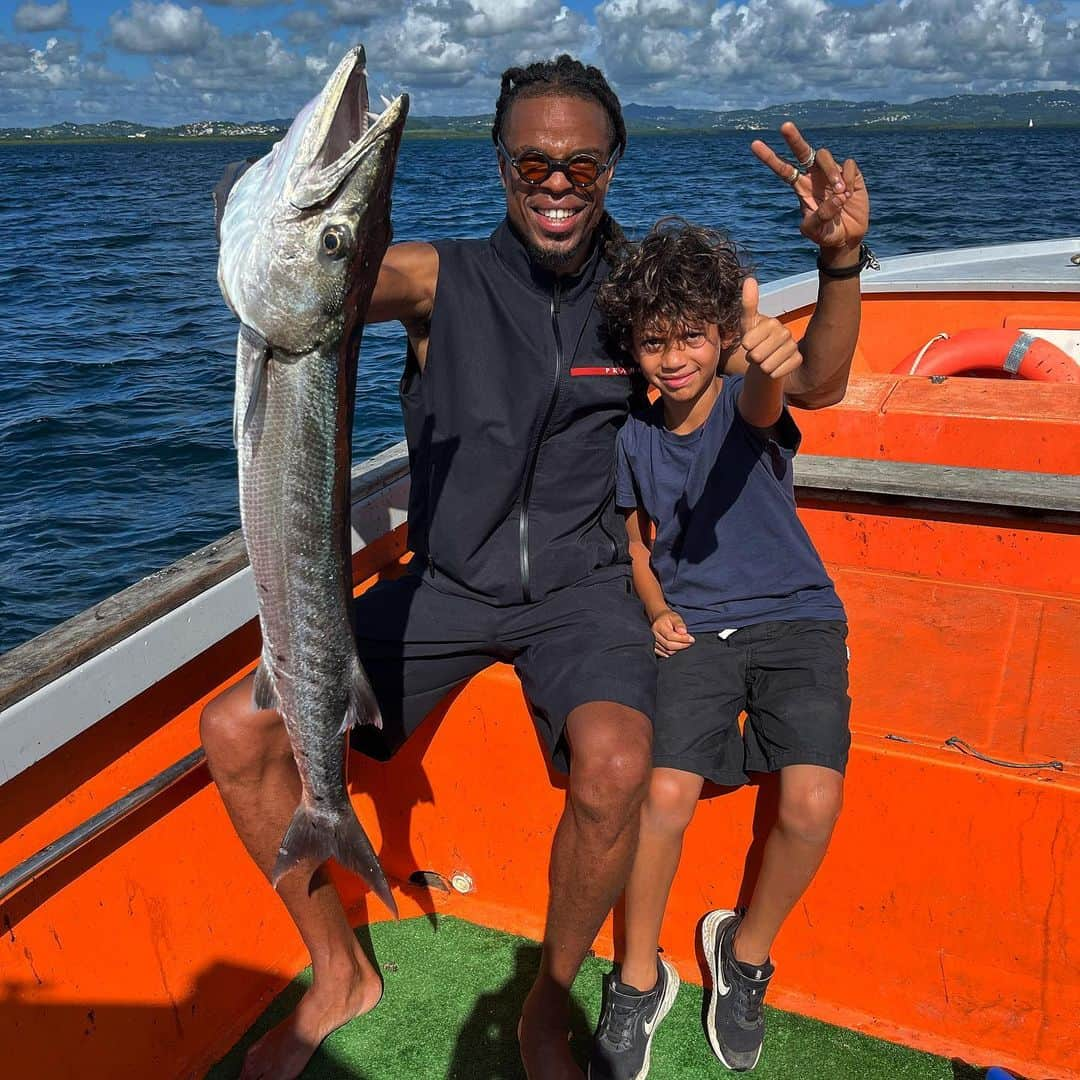 ロイク・レミーのインスタグラム：「𝙲𝙰𝚃𝙲𝙷 𝙾𝙵 𝚃𝙷𝙴 𝙳𝙰𝚈 🎣   𝙼𝙴𝚁𝙲𝙸 𝚅𝙸𝙲𝚃𝙾𝚁 𝚃𝚄 𝙰𝚂 𝙵𝙰𝙸𝚃 𝙳𝙴𝚄𝚇 𝙷𝙴𝚄𝚁𝙴𝚄𝚇 𝙰𝚄𝙹𝙾𝚄𝚁𝙳’𝙷𝚄𝙸  #bigfish #barracuda #patience」