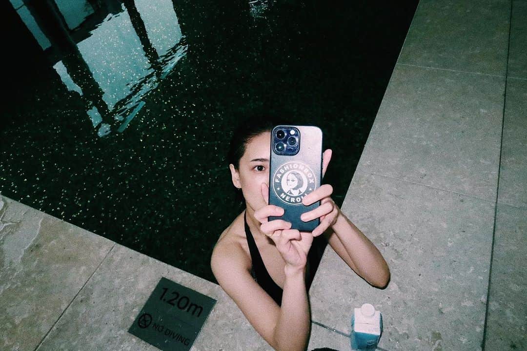 藤井夏恋のインスタグラム：「NEROLI Fashion Boxで作ったステッカー、やっぱりかわいい🖤また作ろ。」