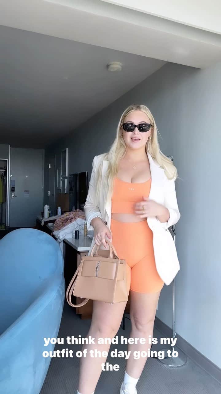 イスクラ・ローレンスのインスタグラム