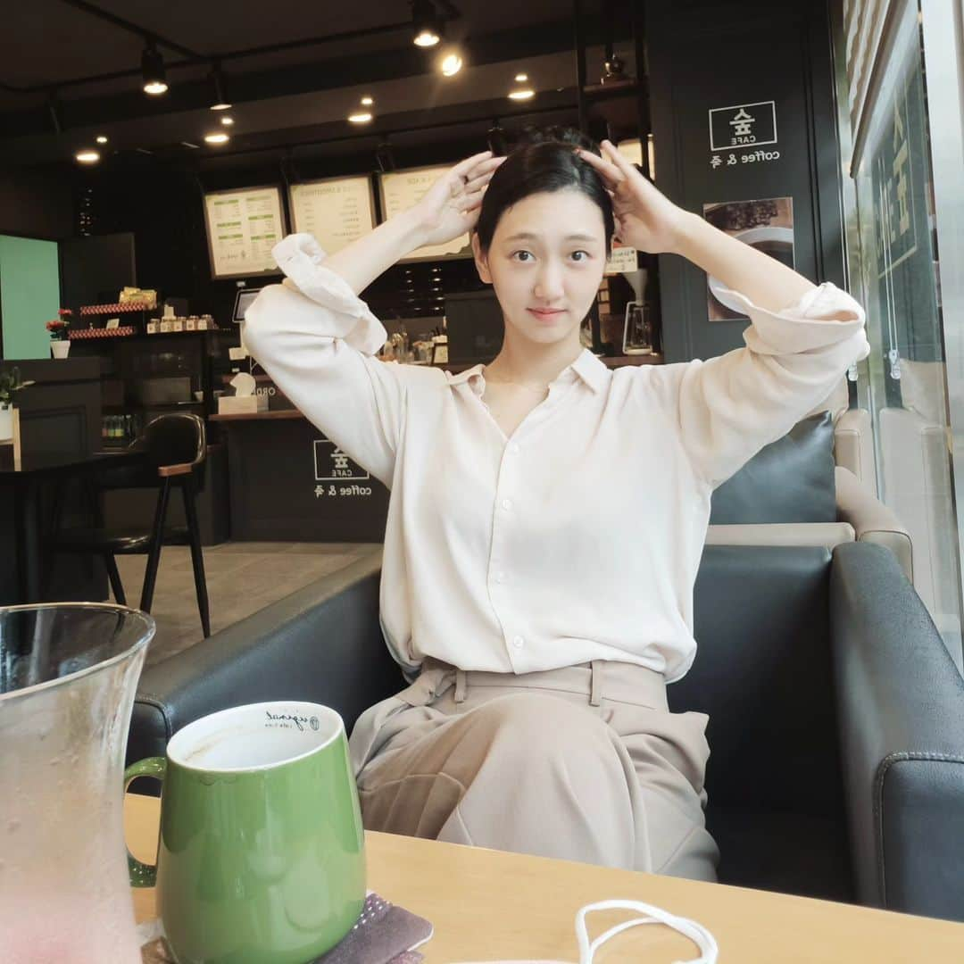 ウンジさんのインスタグラム写真 - (ウンジInstagram)「오늘 난 프로수발러✌️  #육아맘 #오늘은 #프로수발러 #여보 @sean_2slow  #얼른나아서 #재활용쓰레기 #버려주세요」8月30日 13時46分 - eunvely_park