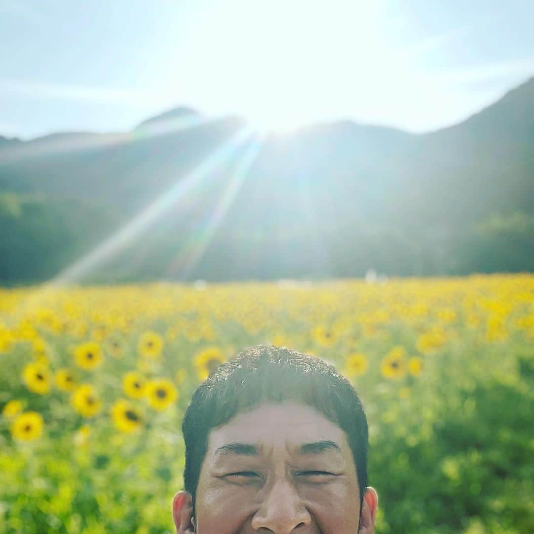 田村裕さんのインスタグラム写真 - (田村裕Instagram)「強く、優しく、楽しく、生きる。  #今日は笑えた? #笑えなかったとしても大丈夫 #僕が笑ってる #麒麟田村 #タムラ433 #smile #미소 #χαμόγελ #sonreír #gülümseme #ยิ้ม #全力笑顔」8月30日 14時32分 - hiroshi9393