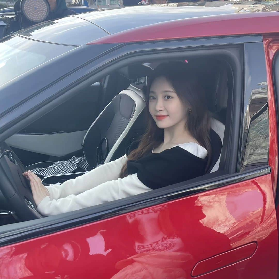 ユラのインスタグラム：「이연애 3회 하는날💕🚘」