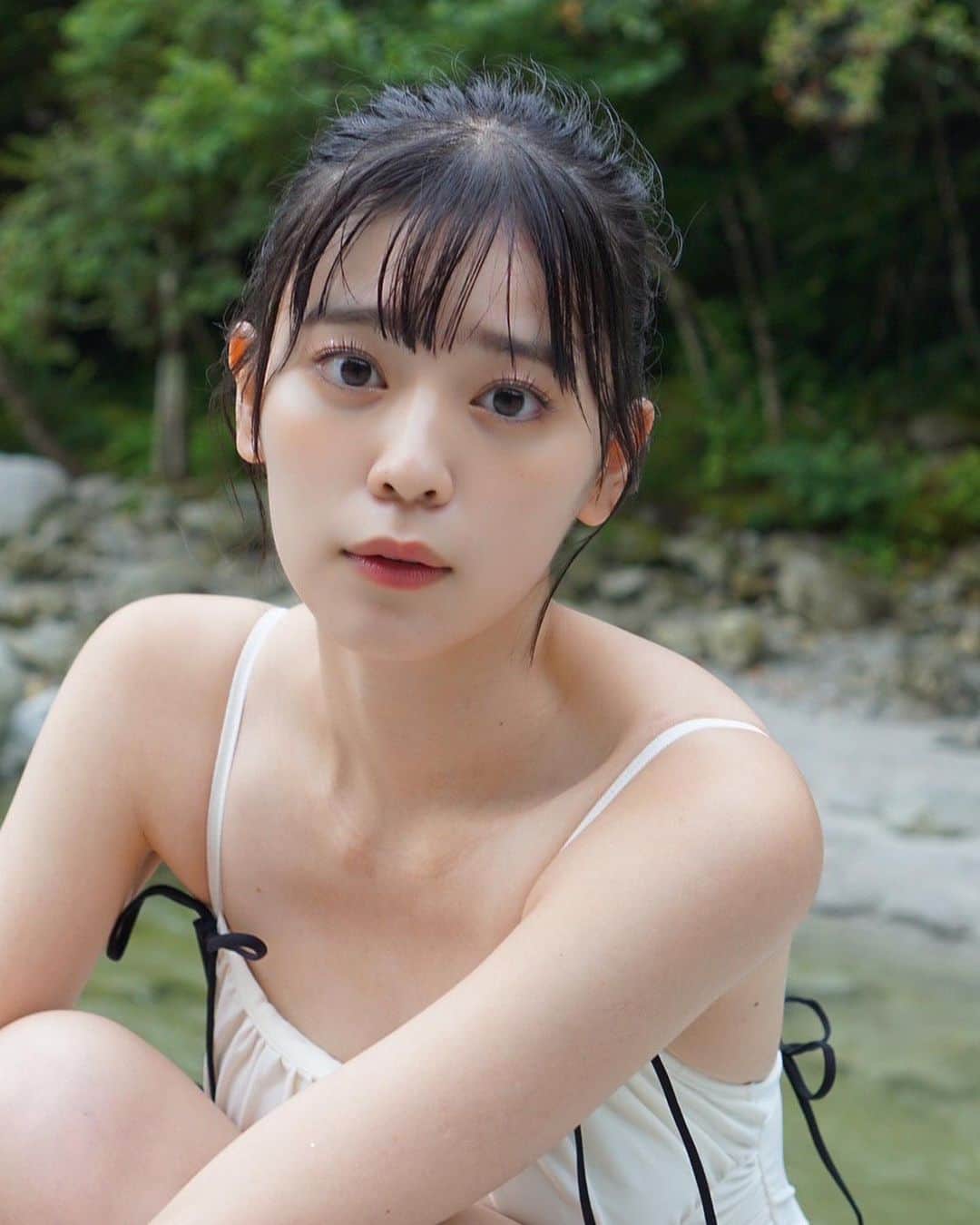 坂井仁香のインスタグラム：「👙🤍  #とき宣#坂井仁香#ひとちゃん#超とき宣#超ときめき宣伝部#idol#私服#コーデ#タンクトップ#ロングヘア#巻き髪#水着」