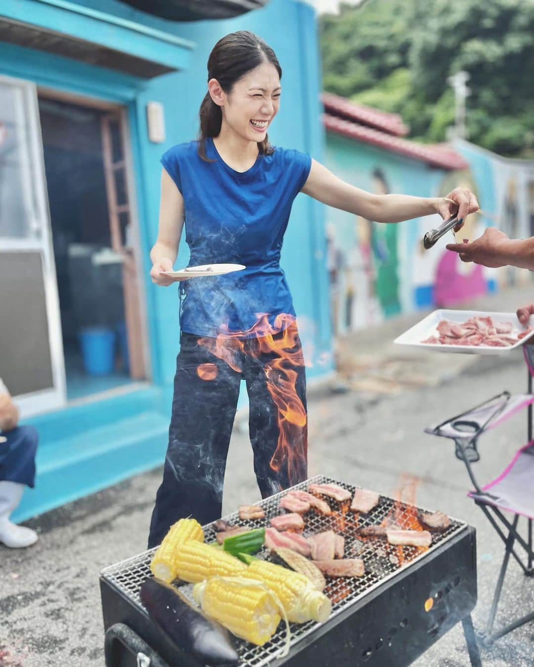 加藤侑紀のインスタグラム：「BBQ烤什麼都好吃，一級棒好吃的最後烤的棉花糖對不對呀🤩🍡 棉花糖日語是【媽噓馬漏】不好唸吧🤭🍬   炭火で焼いたら何でも美味しいけどさ、結局クライマックスのマシュマロが一番だよね🤩🍡        #bbq2023  #インドア派のアウトドア  #夏のアクティビティ  #夏天活動 #台日ハーフ #台日混血兒 #台湾ハーフ #台日友好🇹🇼🇯🇵 #日本女演員 #私の日常生活 #我的日常生活 #學日語 #日本語學習 #日本語教學 #中国語を勉強している人と繋がりたい #北京語 #チャイ語 #バイリンガル女子 #ハーフ女優」