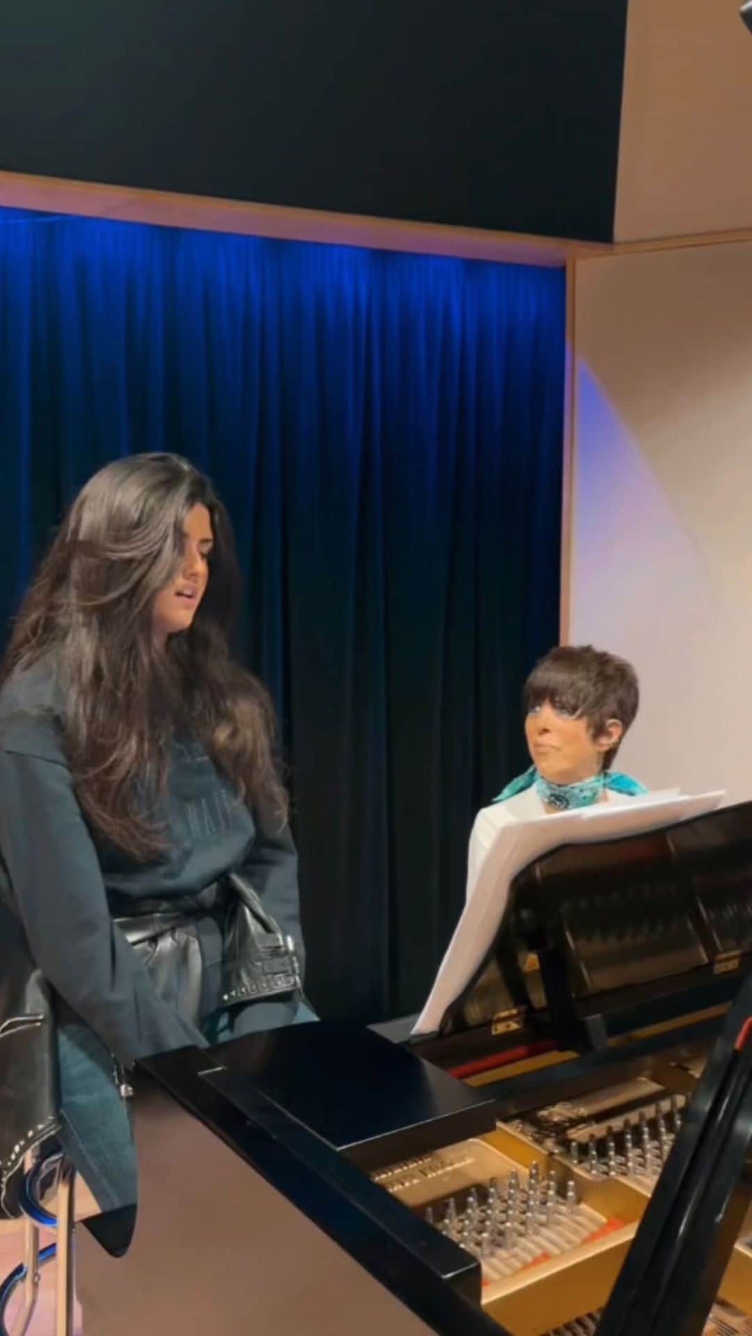 アンジェリーナ・ジョーダンのインスタグラム：「When your jamming with the legend behind this masterpiece @dianewarren ❤️ (Only Love Can Hurt Like This)  I can’t believe this is happening❤️🥺🙏🏻 #music #fyp #viral」