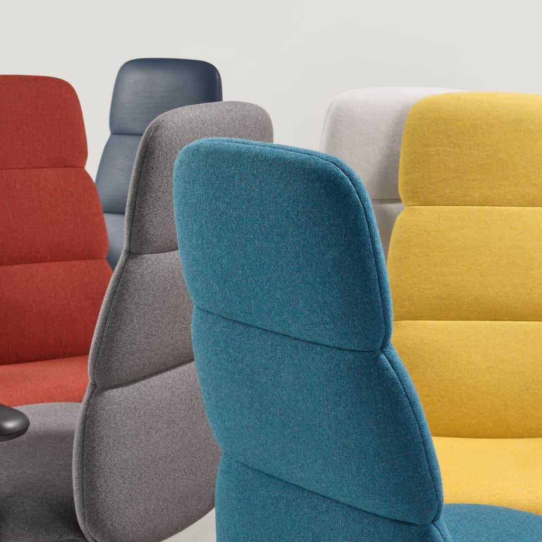 Herman Miller （ハーマンミラー）のインスタグラム：「We partnered with Maharam to introduce three new materials that would speak to the character of the new Asari Chair by Herman Miller. Meld and Luce are woven textiles constructed with post-consumer recycled fibers including polyester and wool. Stow is a leather that comes from a boutique tannery in Northern Italy, one of the oldest leather producing regions in the world. Each material enhances the elevated form and incredible softness that designer Naoto Fukasawa was seeking. Shop the options at the link in bio.」