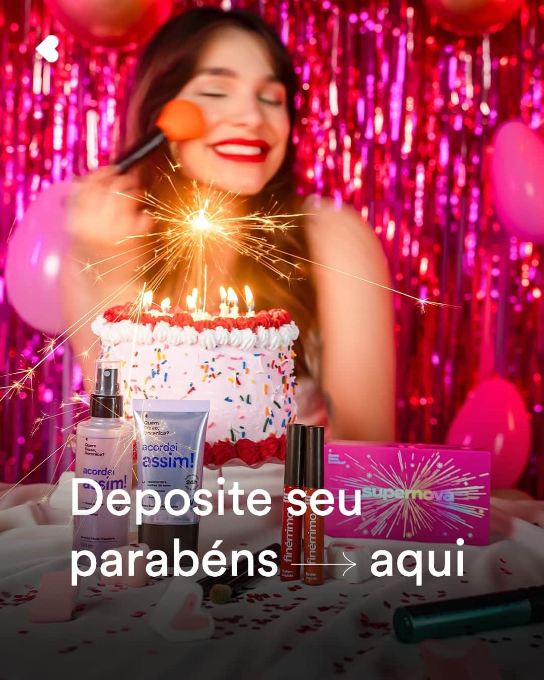 quem disse, berenice?のインスタグラム：「fazer aniversário pra mim é me amar cada vez mais ❤  sempre com aquele toque indisciplinado e aqueele equilíbrio que a gente gosta: um pouco de "dormi de base" e um pouco de "fui de skincare". bora comemorar? tem promo no site!! 🥳#BereniceBDay   #PraTodosVerem: o post é único com a foto da influenciadora Gabe Zanqui de fundo passando um pincel de blush no rosto e na frente temos uma mesa com makes, bolo e doces de aniversário e o texto: "Deposite seu parabéns aqui". Fim da descrição」