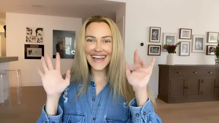 Peta Murgatroydのインスタグラム：「There’s nothing I love more than being a mum! ❤️ I’m partnering with @walmart and @TalkShopLive for a special livestream event on 9/5 at 4pm PT to explore the ins and outs of parenthood. Plus I’ll be showcasing my must-have baby products that you can shop during the show. Get a reminder at the link in my bio so you don’t miss it. Can’t wait to see you there XO  #tslpartner」
