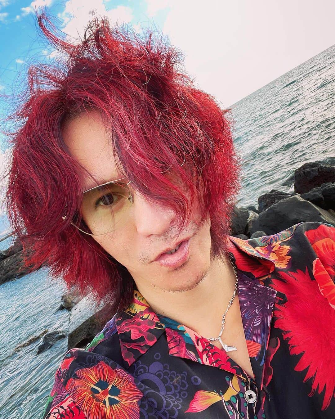 SUGIZOさんのインスタグラム写真 - (SUGIZOInstagram)「I missed this ocean so much…🥹」8月30日 17時45分 - sugizo_official