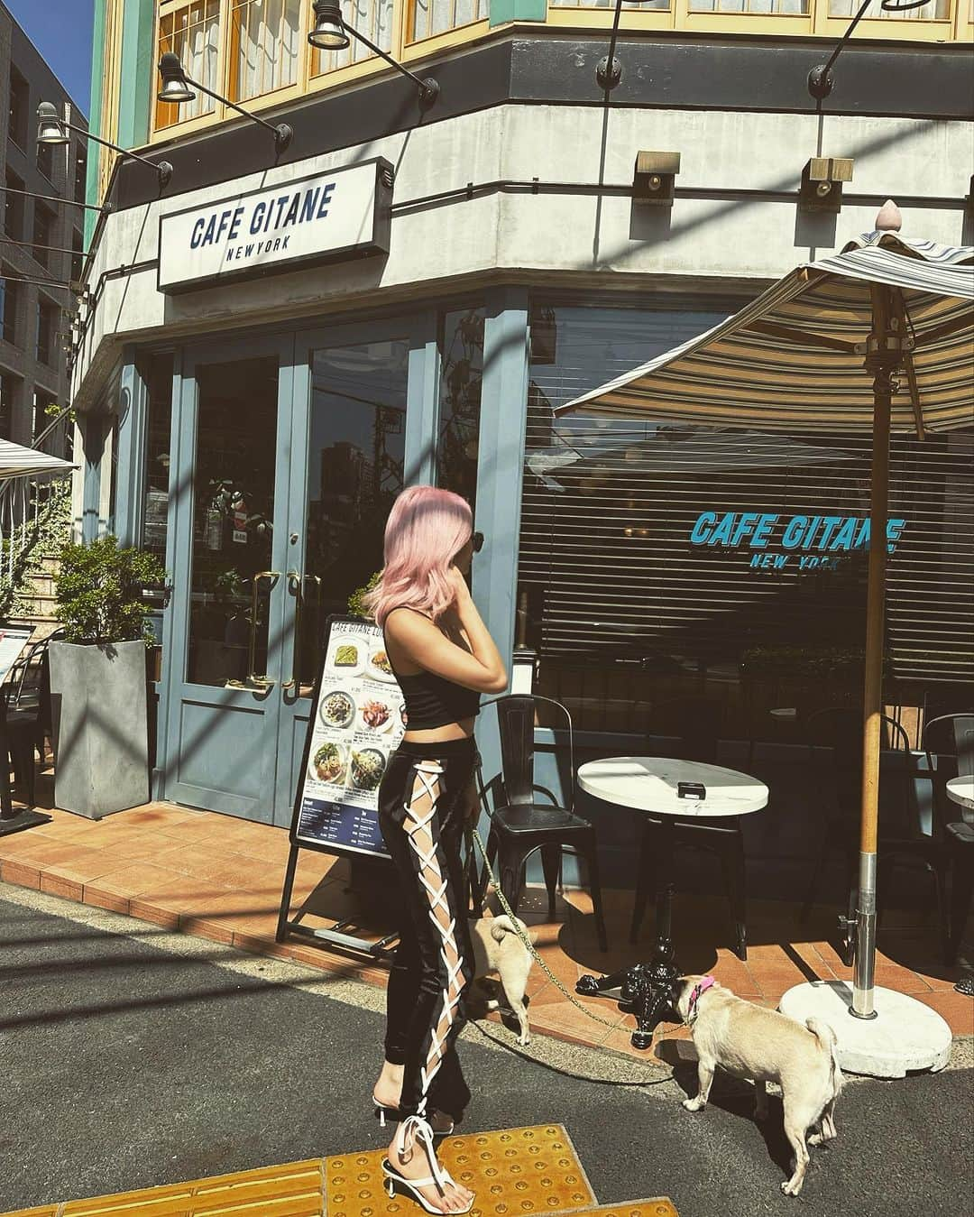 NANAMIさんのインスタグラム写真 - (NANAMIInstagram)「📍 @cafegitaneny   with @papico_glico_love 🐶  .  👖　@paparazzitokyo ⚡️  . 💇‍♀️💕　@ken11rollen」8月30日 17時50分 - boooo1114music