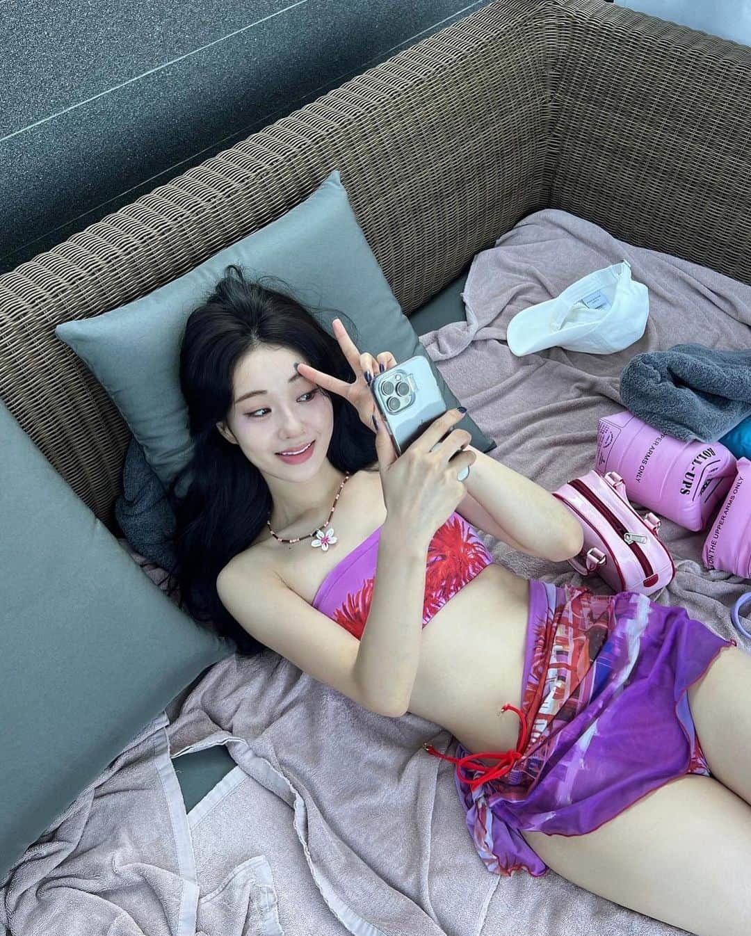 ギョンリ さんのインスタグラム写真 - (ギョンリ Instagram)「여름 다 가기전에 어푸어푸 👙🏊🏻‍♀️🐚🫧」8月30日 17時51分 - gyeongree