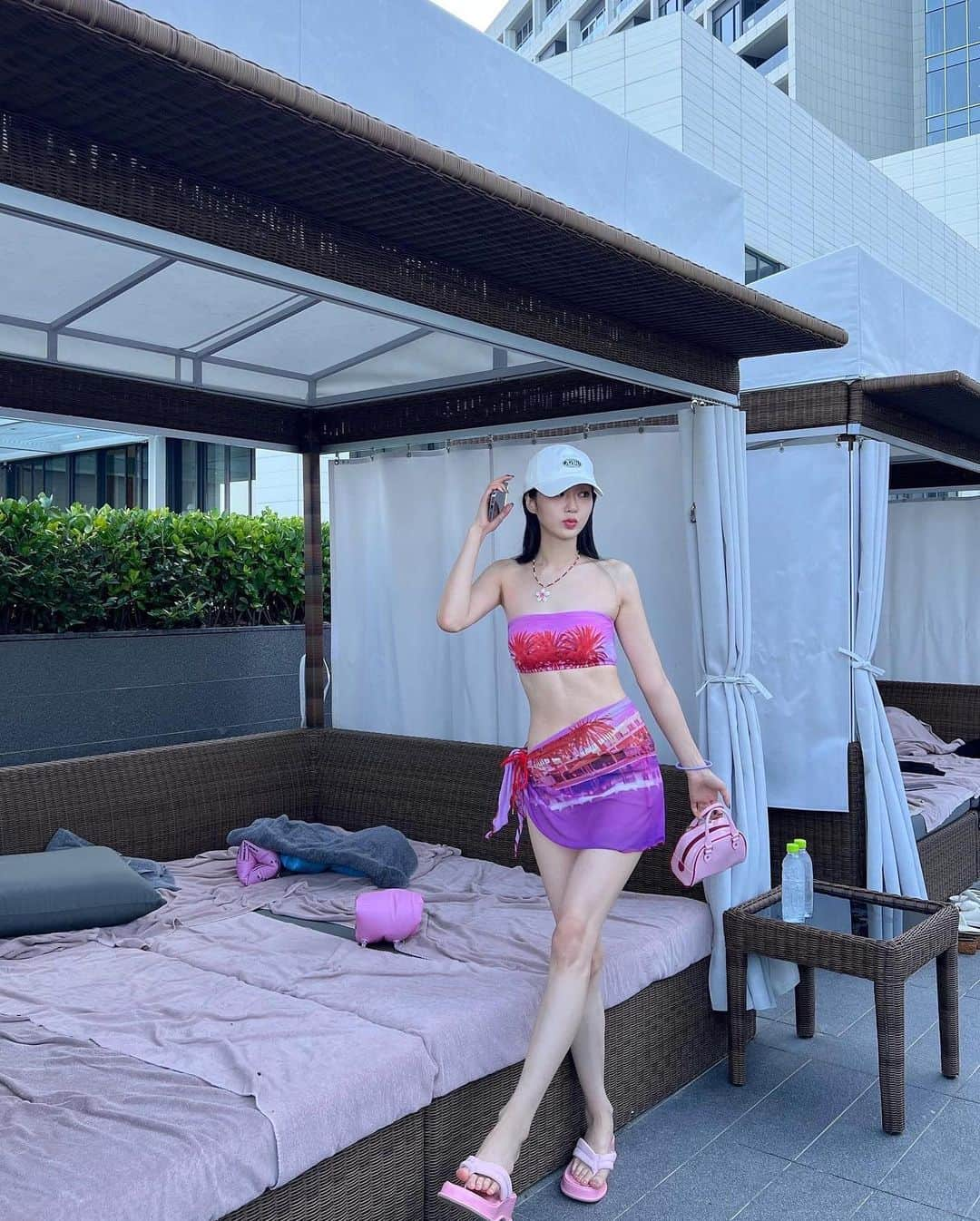 ギョンリ さんのインスタグラム写真 - (ギョンリ Instagram)「여름 다 가기전에 어푸어푸 👙🏊🏻‍♀️🐚🫧」8月30日 17時51分 - gyeongree