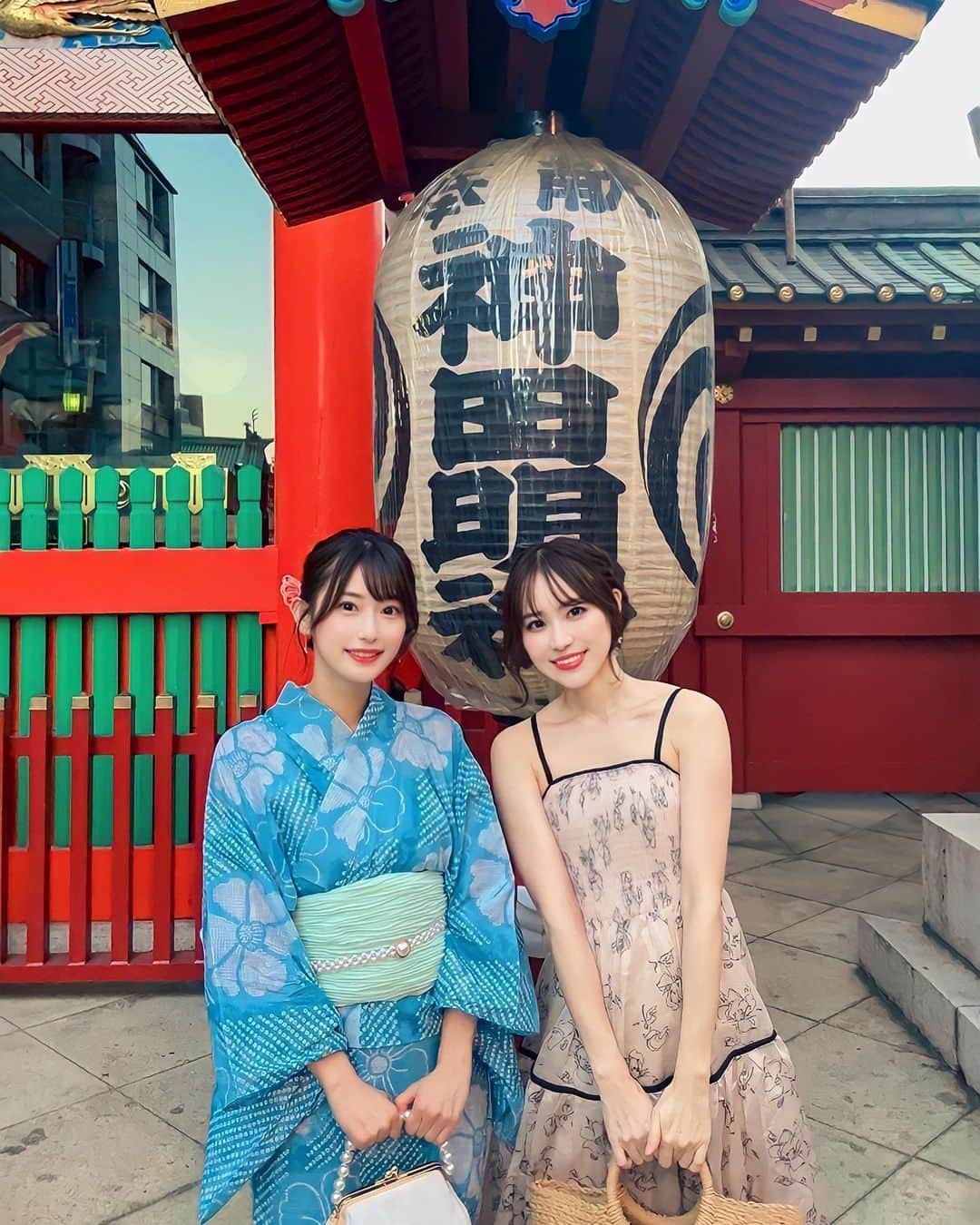 小越しほみさんのインスタグラム写真 - (小越しほみInstagram)「ちょっと前にちえるちゃんと 神田明神のお祭りに久々に行ってきたよー🍧✨  アニソンの日じゃなかったけど ほぼ屋台目的なので十分楽しめた😋  待ち合わせについたらちえるちゃんが浴衣で 私も浴衣着てくればよかったと後悔🤣 (なぜか私も髪型だけ浴衣仕様w)  でも可愛い子と浴衣デートできたから 個人的には全然満足でした🤍笑  お祭り大好きだからまだまだ行きたいなぁ𓂃🫧‪  .  .  .  .  .  .  .  #神田明神 #神田明神納涼祭り #神田明神祭り #お祭り #祭り #秋葉原 #あきば #おまつり #お祭りコーデ #お祭り好き #夏 #夏の思い出 #夏の風物詩 #夏休み #夏休みの過ごし方 #なつまつり #日本の夏 #japantrip #japantravel #japanesegirl #summervacation #神社 #神社巡り #神社めぐり #アップヘア #アップヘアアレンジ #shein #夏服 #夏服コーデ #夏コーデ」8月30日 17時59分 - shihomi1129