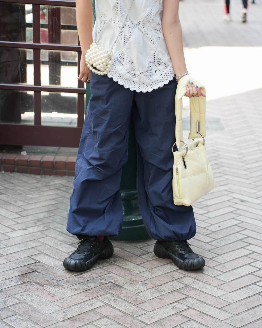Fashionsnap.comさんのインスタグラム写真 - (Fashionsnap.comInstagram)「Name: 木咲ほのか⁠ Age: 23⁠ ⁠ Tops #RayBEAMS⁠ Pants #MOUSSY⁠ Bag #MAISONSPECIAL⁠ Shoes #OnitsukaTiger⁠ Ring #Roiyamada⁠ Necklace #Roiyamada⁠ ⁠ Photo by @ha___to10⁠ ⁠ #スナップ_fs #fashionsnap #fashionsnap_women」8月30日 18時00分 - fashionsnapcom