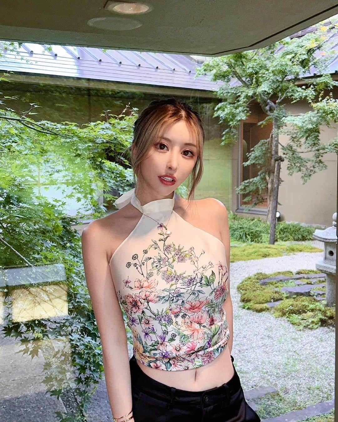 藤咲めいのインスタグラム：「夏の思い出🎐🍉🫧 早くも秋っぽくなってきてなんだか寂しい🥺  #dior #japan #river #memory」