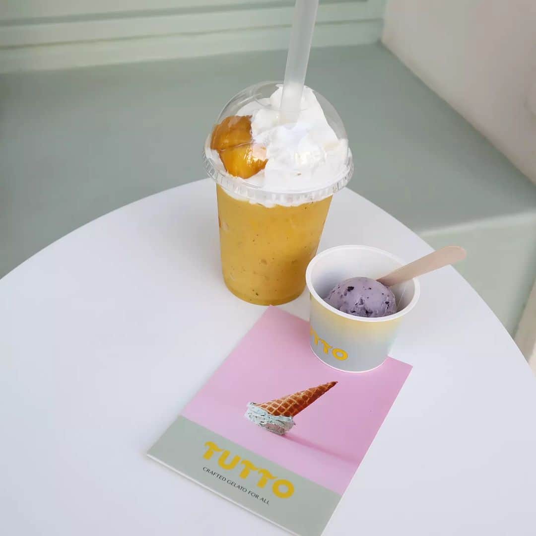 Eri Satoさんのインスタグラム写真 - (Eri SatoInstagram)「【🍦TUTTO🍦】 · まだ暑いけど 夏が終わる前に載せとく🍦 美味しかったアイス屋さん🥰 @tutto_vegangelato 隣のタルト屋さんも可愛かったんだよね 洋菓子苦手だけど ヴィーガンなら食べられるかな？💓 · · 【TUTTO】 東京都江東区常盤1-3-7  ラフィーヴィル清澄白河EAST2  ⏲10:00～18:00 月曜定休 · 今夜の月すごいね！ スーパーブルームーンだって🌕 · · #TUTTO #ヴィーガン#ヴィーガンスイーツ #ジェラート#清澄白河カフェ#清澄白河#ベラート#クレープ#江東区カフェ#さとえりCAFE」8月30日 18時13分 - satoeri626