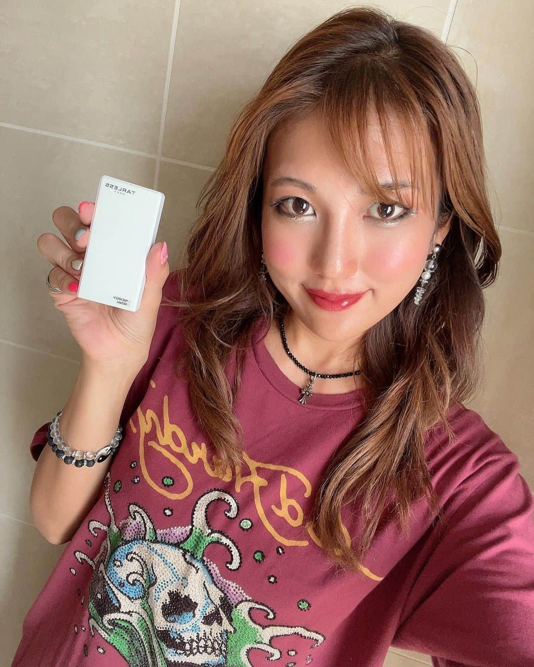 神谷麻美さんのインスタグラム写真 - (神谷麻美Instagram)「#TARLESSNEXT の持ち運びシーシャ だよ💖🐫🌈✨️  エナジードリンク味 だよ💖🍹✨️ 美味しいっ🥰💖✨️ ニコチン・タール0💖✨️  #プルームテック のたばこカプセル対応で、 タバコカプセルを付けることで、持ち運びシーシャと加熱式タバコの二刀流だよ💖⚔️✨️  カプセルはバッテリー内収納可能だよっ☺️💖✨️  デザインもかわいいっ🥰💖✨️  @tarless_vape   #PR #with2  #電子タバコ」8月30日 18時28分 - asamice428