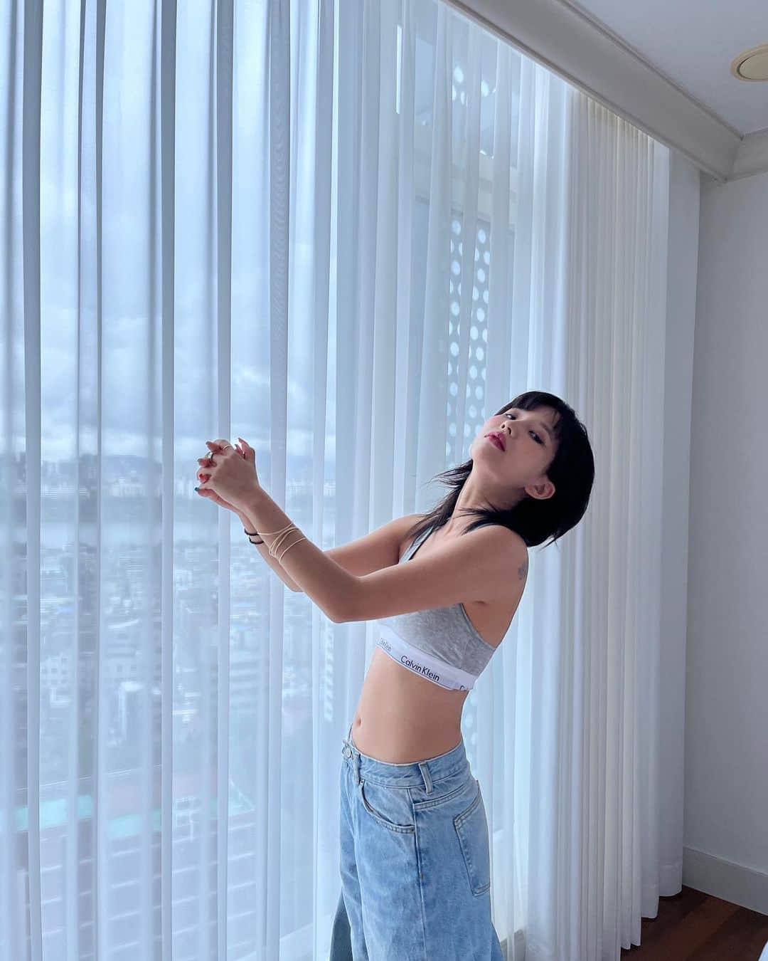 ソヨンのインスタグラム：「사실 내 머리😔」