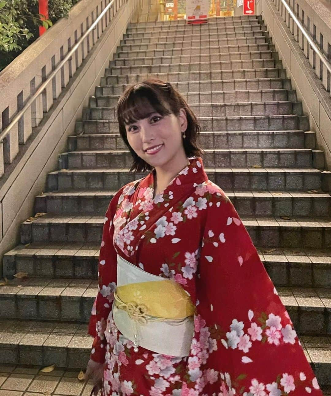 森田真理華さんのインスタグラム写真 - (森田真理華Instagram)「麻布十番祭り🦖  今年は2回も浴衣着れた🍒 夏遊び尽くしたけど あともう一回だけプール行きたいな👒  髪型は @celena_hair_nail  @swknt316   . #麻布十番祭り#麻布十番祭り2023 #十番稲荷神社 #麻布十番#夏休み#夏祭り#お祭り #浴衣#浴衣ヘア #浴衣ヘアアレンジ #浴衣コーデ  #yukata #yukatagirl #tokyo」8月30日 18時40分 - marika__morita