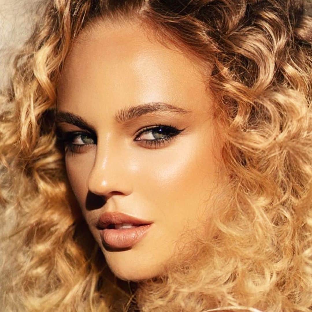 ダリア・ビロディドさんのインスタグラム写真 (ダリア・ビロディドInstagram)「🦁 ️‍🔥」8月30日 18時52分