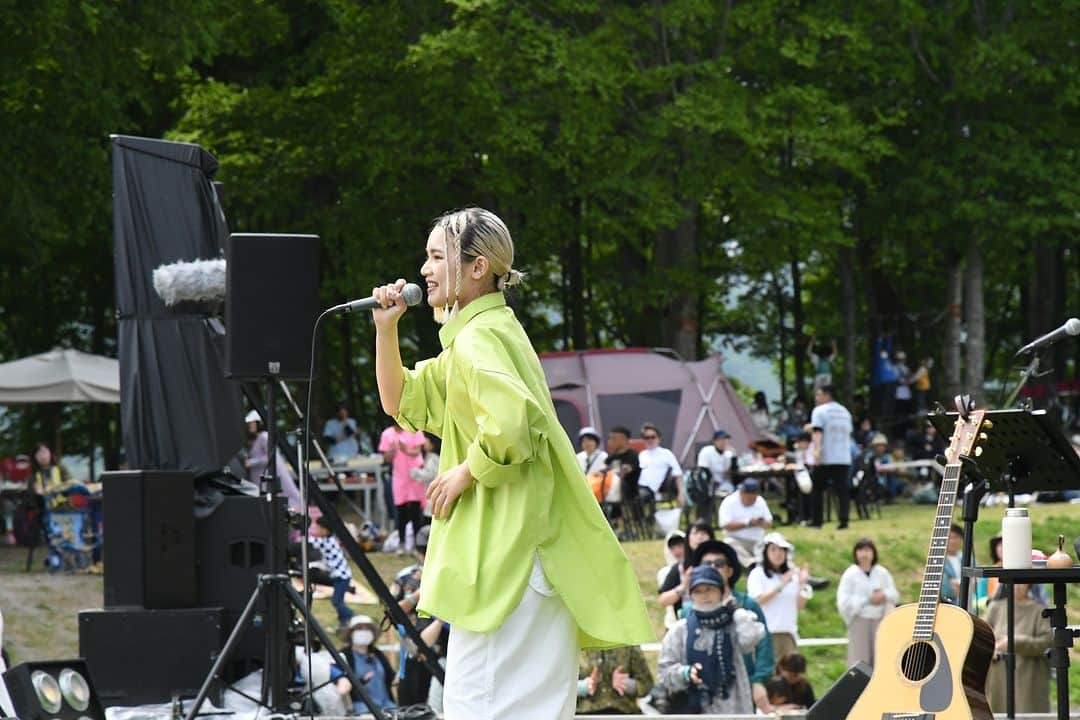 白馬岩岳スノーフィールドさんのインスタグラム写真 - (白馬岩岳スノーフィールドInstagram)「今年5月20日～28日の9日間にわたり、第3回目となる「アルペンアウトドアーズ プレゼンツ『HAKUBA ヤッホー！FESTIVAL 2023』を開催しました。新緑の映える5月下旬、昨年を上回る来場者数を記録し、大盛況で幕を閉じました。  5月27日、28日の音楽ライブでは総勢13組のアーティストが集結！ 白馬の自然と音楽、会場が一体感となったダイジェスト版映像が公開されました！ https://youtu.be/Hgw379KiII4?si=pv1iZiksL3RGzgIz  そして、来年2024年5月18日(土)～26日(日)に第4回目となる「HAKUBA ヤッホー！FESTIVAL 2024」の開催が決定！ 各種アクティビティやパフォーマンスに地元グルメ、そして音楽ライブと詳細は決定次第、随時発表していきます。お楽しみに！  #白馬岩岳マウンテンリゾート  #アルペンアウトドアーズ #白馬ヤッホーフェス #音楽フェス  #mahina #ヒグチアイ #半﨑美子  #吉澤嘉代子 #田島貴男(#OriginalLove) #阿部真央 #クリスハート  #ISEKI #GAKUMC #KEYTALK #ゴスペラーズ  #スキマスイッチ #長野県 #白馬村 #白馬 #白馬岩岳  #白馬マウンテンハーバー  #白馬ヒトトキノモリ  #北アルプス #絶景」8月30日 19時00分 - hakuba_iwatake