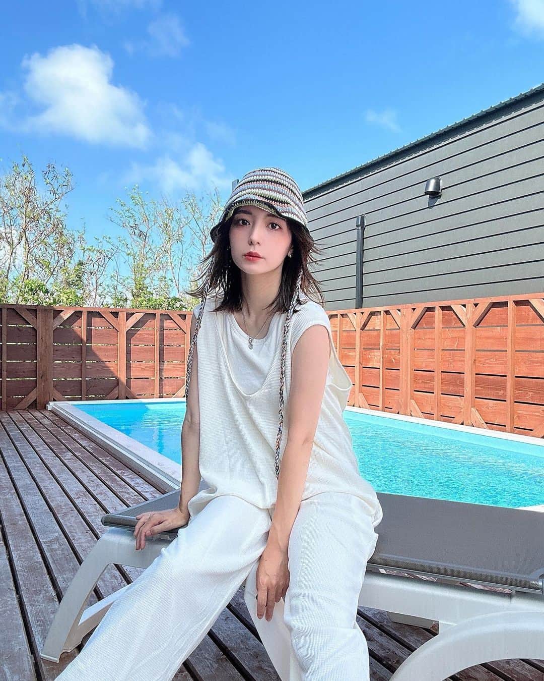 marikoのインスタグラム：「＊ . 旅行の時に @shein_japan の帽子を持っていったよー！  バケハ(14441180) cap(16300368)  capは保育園の送り迎えの時に毎日愛用してる🫢♡  クーポン▷ mariko23 9月末まで有効  . ＊ #SHEIN#SHEINforAll#ad#バケハ#キャップ」