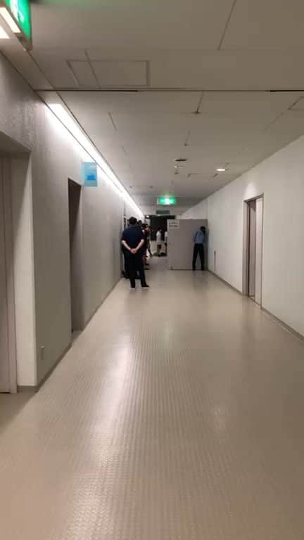 アビスパ福岡のインスタグラム：「選手ロッカーアウトシーンをお届けしました。  湘南戦、応援よろしくお願いします。  #アビスパ福岡」