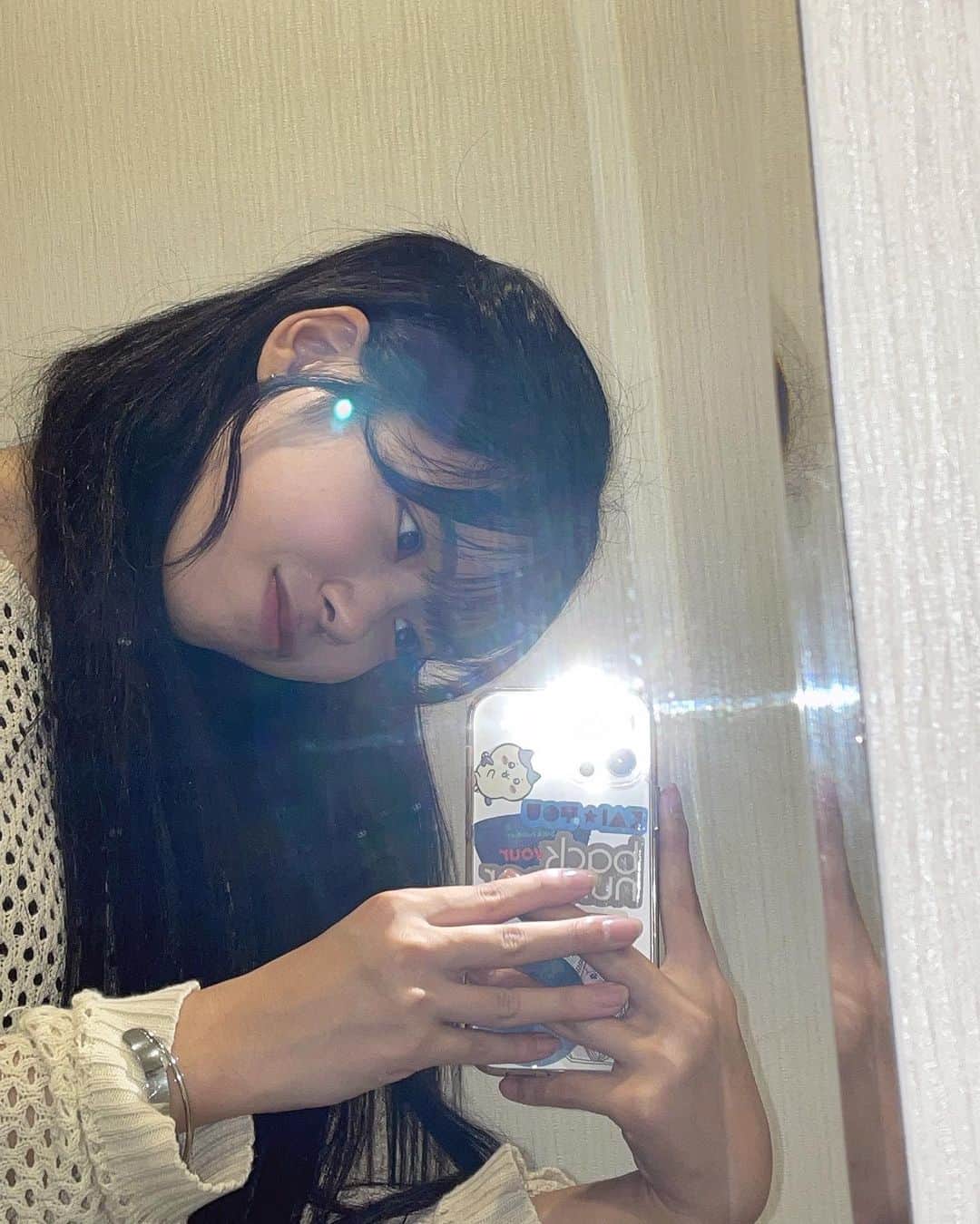 磯村美羽さんのインスタグラム写真 - (磯村美羽Instagram)「携帯の裏すきで溢れてる  前髪キバみたい🐊  #今日好き #カンヌン編」8月30日 19時04分 - miu_isomura