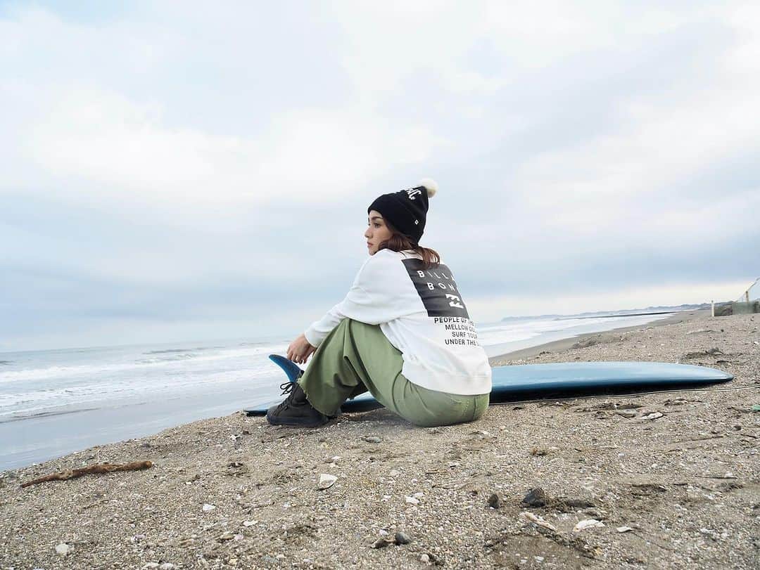 BillabongWomensJapanのインスタグラム：「スクエアのロゴがアクセントになったスウェット🌴」