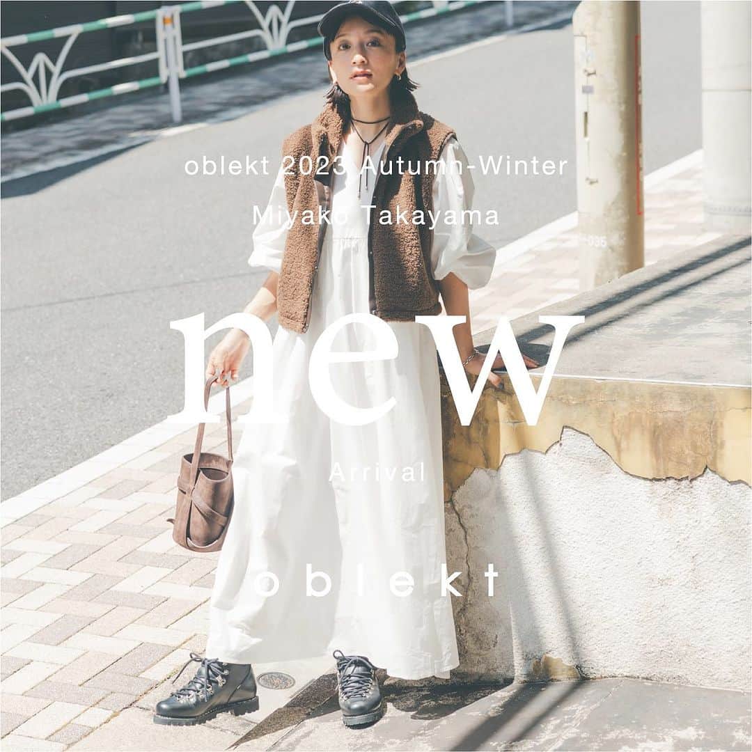 オブレクトのインスタグラム：「Miyako Takayama × oblekt 🌿   高山都さんとの秋の最新コラボアイテム、ラインナップはこちら！ スライド→してご覧ください👀🌱  今回は【季節を揺蕩う。服をまとう。】をテーマに、組み合わせ次第で、移ろう季節をまるごと楽しむアイテムたちです🌱 都さんのこだわりが沢山詰まっています✨   すでに完売しているカラーもございますので気になる方はお早めに✨  ✔︎リバティー柄プリントワンピース  ✔︎ボアベスト＆ワンピースセット  ✔︎ニットメルトンワンピース  ✔︎オケージョンオールインワン  ✔︎ニットボーダーTOPS  ✔︎ストレッチチノパンツ  ✔︎コーデュロイトラウザーパンツ  詳しくはoblekt 公式オンラインストアをご覧ください🌿  #oblekt #オブレクト #高山都 さん」