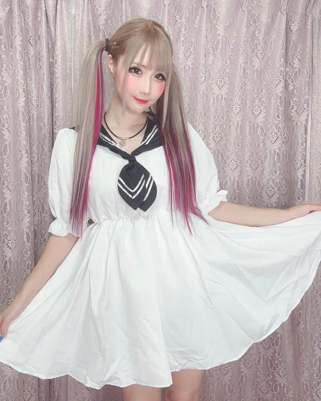 ちいめろのインスタグラム：「✨️SHEINコーデ✨️ 今回GetしたSHEINアイテムでコーデ組んでみた🎶 SHEINは色んなジャンルのアイテムが品揃え豊富にあってしかもプチプラ😮´- 季節ごとに新しいアイテムにも手出しやすいからいいよね😍♥️  しかもしかも今ならお買い上げ金額1〜5,999円までは15%OFF✨️6,000円以上は20%OFF✨️のクーポンが使えるよ😆🎶 この機会にぜひクーポン使ってお買い物してねっ❣️  クーポンコード：「chiimelo」  着用アイテム： Honeyspot コントラストストライプ セーラーカラー パフスリーブ ドレス（15344963） Honeyspot 文字グラフィック ストライプトリム 2 In 1 Tシャツ（13651293） ROMWE 無地柄 グロメットアイレット ガーター チェーン付き ショートパンツ（14516422） SHEIN Privé オフショルダー シフィ フォールドオーバー フロント トップス（7136637） SHEIN Essnce ダメージ 巻きヘム Tシャツなし デニムオーバーオール（14786303） レディース ウェッジ ヒール 厚い 底 サンダル 特色 人工パールデコレーション と フリル エッジ フラットスリッパ（19070720）  @shein_japan #SHEINforAIl #PR ※海外からの個人輸入品はサイトの注意事項をよく読んでねっ🫰」