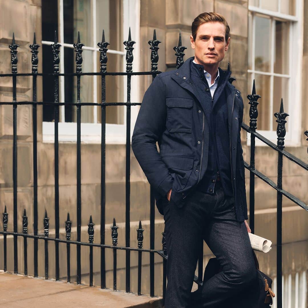 のインスタグラム：「The new collection bridges the gap between sartorial craftsmanship and casual elegance, conveying tailoring details to more casual silhouettes.  #HackettLondon  #HowToHackett」