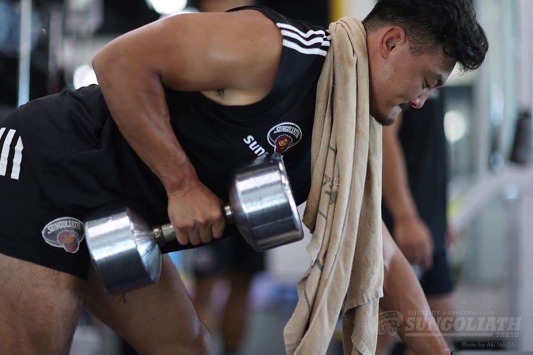 のインスタグラム：「プレシーズンスタート🦍🏉  また今年も成長していく🔥  #安定に口開いてる」