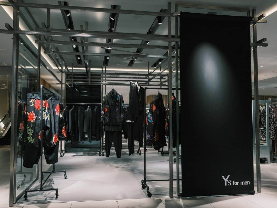 ヨウジヤマモトさんのインスタグラム写真 - (ヨウジヤマモトInstagram)「@ysformenofficial: Y's for men 2023-24 Autumn Winter Collection⁠ ⁠ POP-UP STORE⁠ #ISETANMENS #Tokyo⁠ Through 12 September, 2023⁠ ⁠ - 2F, ISETAN MEN'S building⁠ ⁠ #Ysformen⁠⁠ #Ys⁠ #YohjiYamamoto⁠」8月30日 20時00分 - yohjiyamamotoinc