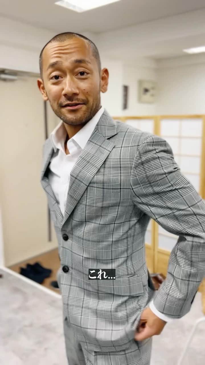 山根和馬のインスタグラム：「スーツ男子はいかが？ @tailor_romance_ordersuit #tailorromance  __________ #テーラーロマンス #オーダースーツ #スーツ #オーダーメイド #suits #reels #fyp #山根和馬」
