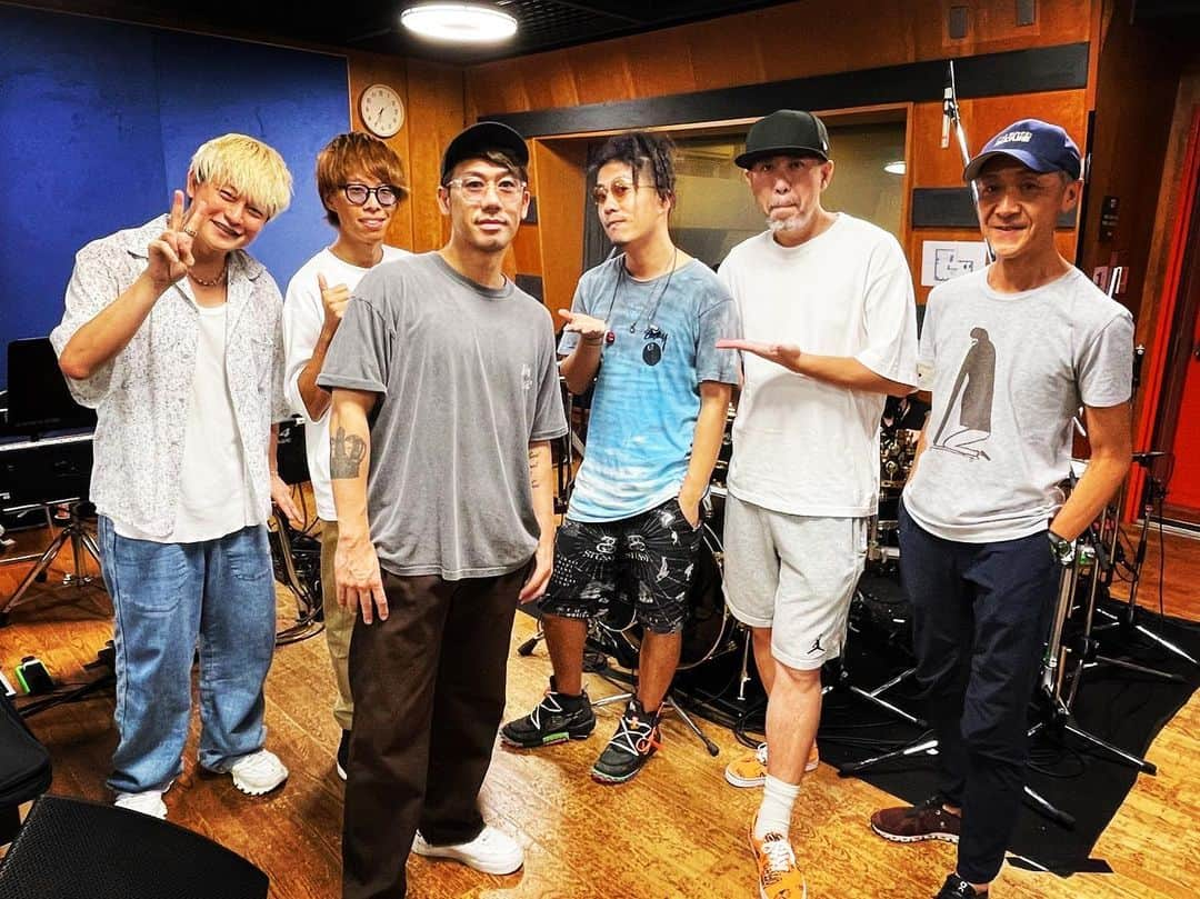 川畑要さんのインスタグラム写真 - (川畑要Instagram)「【KANAME KAWABATA Live House Tour 2023 “Live it up!!”】  7月から始まったtourも今週末でいよいよファイナルとなります！！  ファイナルの2日間はドラムのwataruちゃんを加えてさらに熱いステージで締めくくりたいと思います🔥🔥  お近くの方は是非遊びにきてください‼️  9月2日(土) 東京・SHIBUYA PLEASURE PLEASURE OPEN 17:15 / START 18:00  9月3日(日) 東京・SHIBUYA PLEASURE PLEASURE OPEN 17:15 / START 18:00  チケットはこちら、Instagramトップページから飛べます^_^ https://www.kanamekawabata.net/infomartion/TN4mHUcp  #川畑要 #CHEMISTRY #ソロツアー #liveitup  #final #shibuyapleasurepleasure #渋谷 #今週末 #かまします #迷わずきてみ」8月30日 20時15分 - kawabata1979