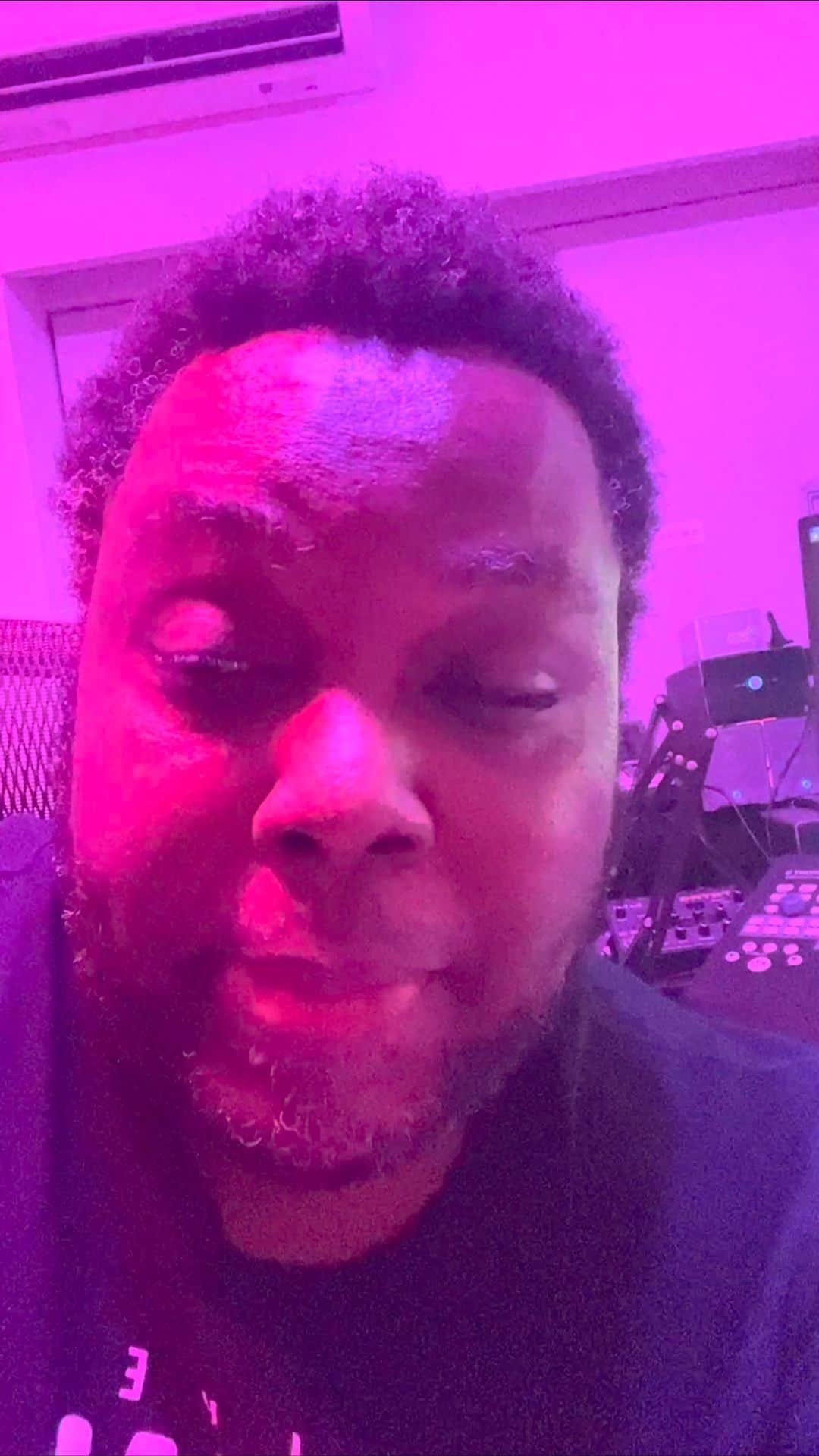 クリス・ハートのインスタグラム：「I mean…really….」