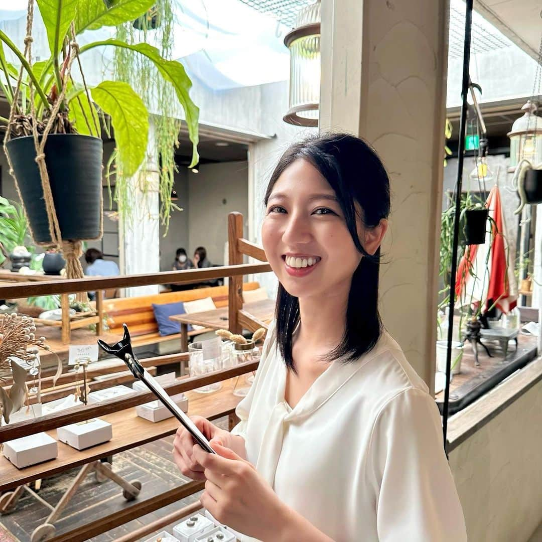 太田英里さんのインスタグラム写真 - (太田英里Instagram)「桃すき🍑♡  #三重 #三重グルメ #三重カフェ #cafe8harb #三重観光 #観光 #津 #津カフェ #ランチ #津ランチ #ケーキ #ハーブティー #お洒落カフェ #cafe #lunch #観葉植物 #観葉植物のある暮らし #ハチトハーブ #桃 #紅茶 #タルト」8月30日 20時24分 - eririiin56