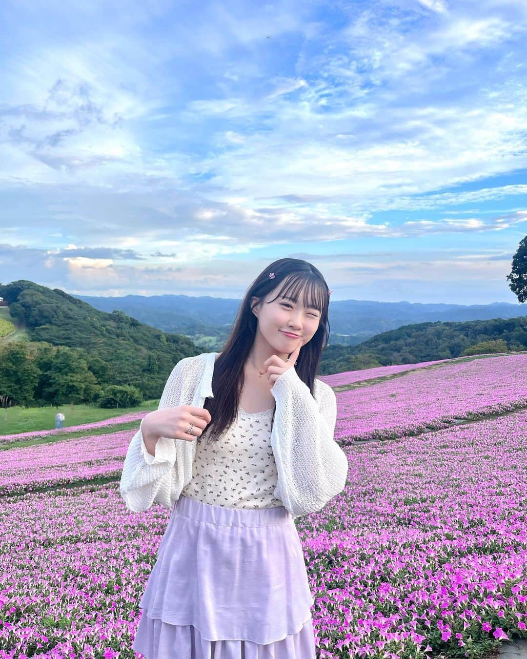 山根涼羽さんのインスタグラム写真 - (山根涼羽Instagram)「👛💘🩰  だいすきなピンクいろーっ！ みなさんの好きな色はなにですか？🪷  #ootd #AKB48 #マザー牧場 #今日のコーデ」8月30日 20時28分 - suzuha48yamane16
