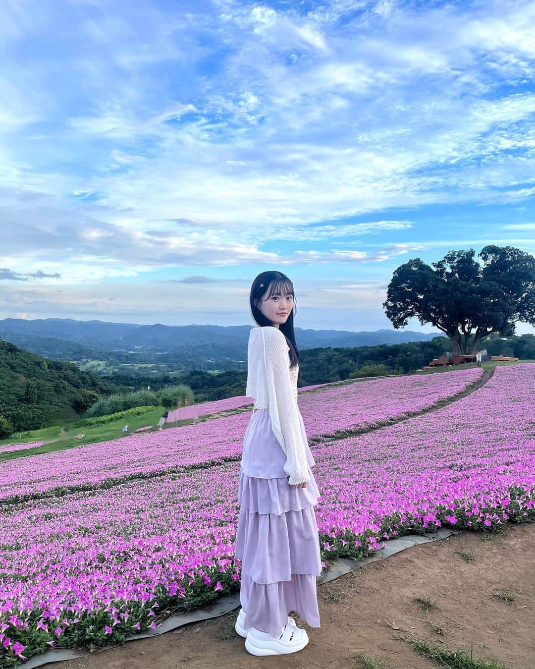 山根涼羽さんのインスタグラム写真 - (山根涼羽Instagram)「👛💘🩰  だいすきなピンクいろーっ！ みなさんの好きな色はなにですか？🪷  #ootd #AKB48 #マザー牧場 #今日のコーデ」8月30日 20時28分 - suzuha48yamane16
