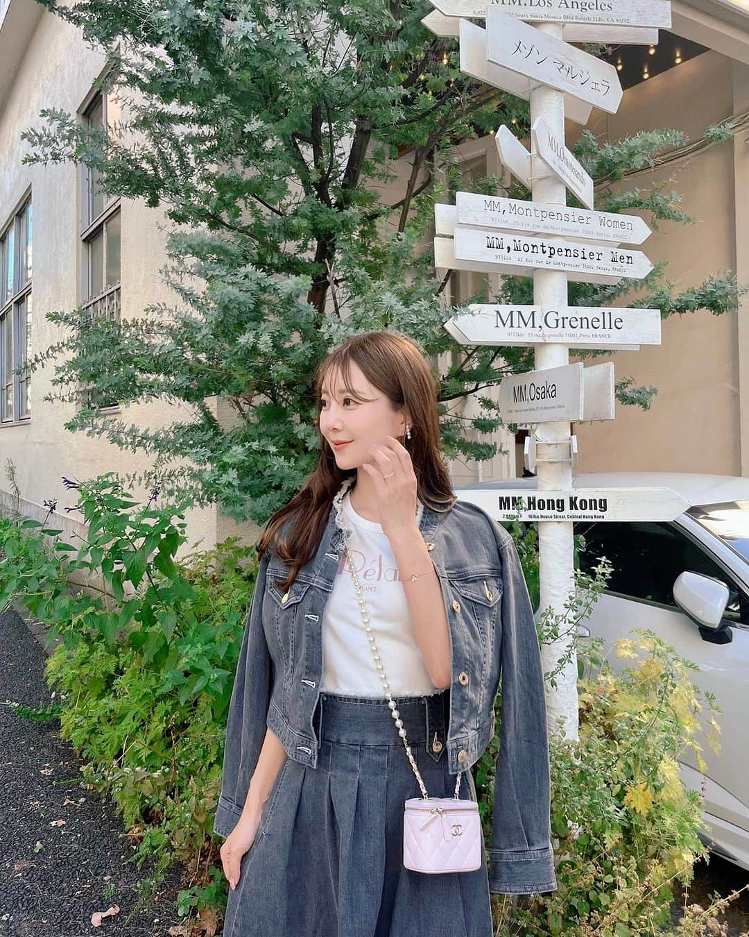 中田絵里奈さんのインスタグラム写真 - (中田絵里奈Instagram)「. デニムset up🐰🩰 . clothes @lerevevaniller . bag @chanelofficial . . #デニムコーデ #セットアップ #セットアップコーデ #デニムジャケット #デニムスカート」8月30日 20時32分 - erinanakata