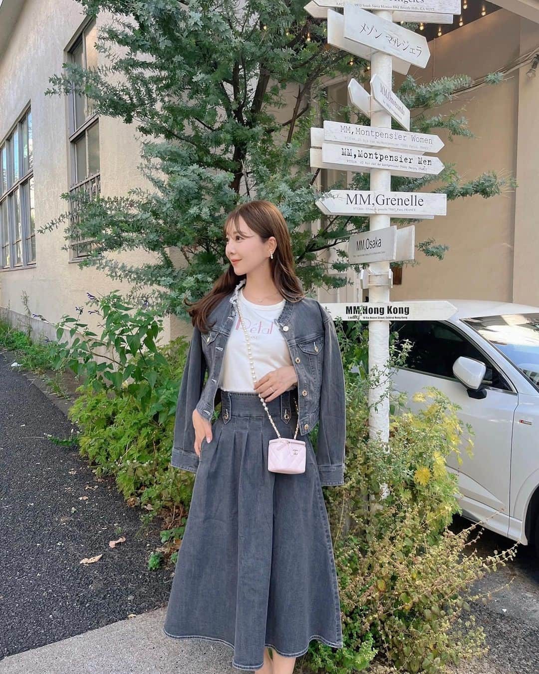 中田絵里奈さんのインスタグラム写真 - (中田絵里奈Instagram)「. デニムset up🐰🩰 . clothes @lerevevaniller . bag @chanelofficial . . #デニムコーデ #セットアップ #セットアップコーデ #デニムジャケット #デニムスカート」8月30日 20時32分 - erinanakata