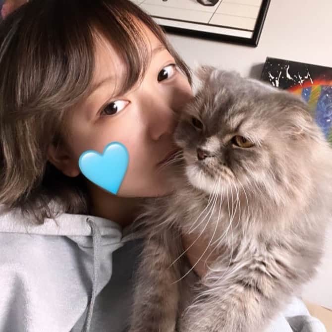 京佳のインスタグラム：「My favourite grumpy face」