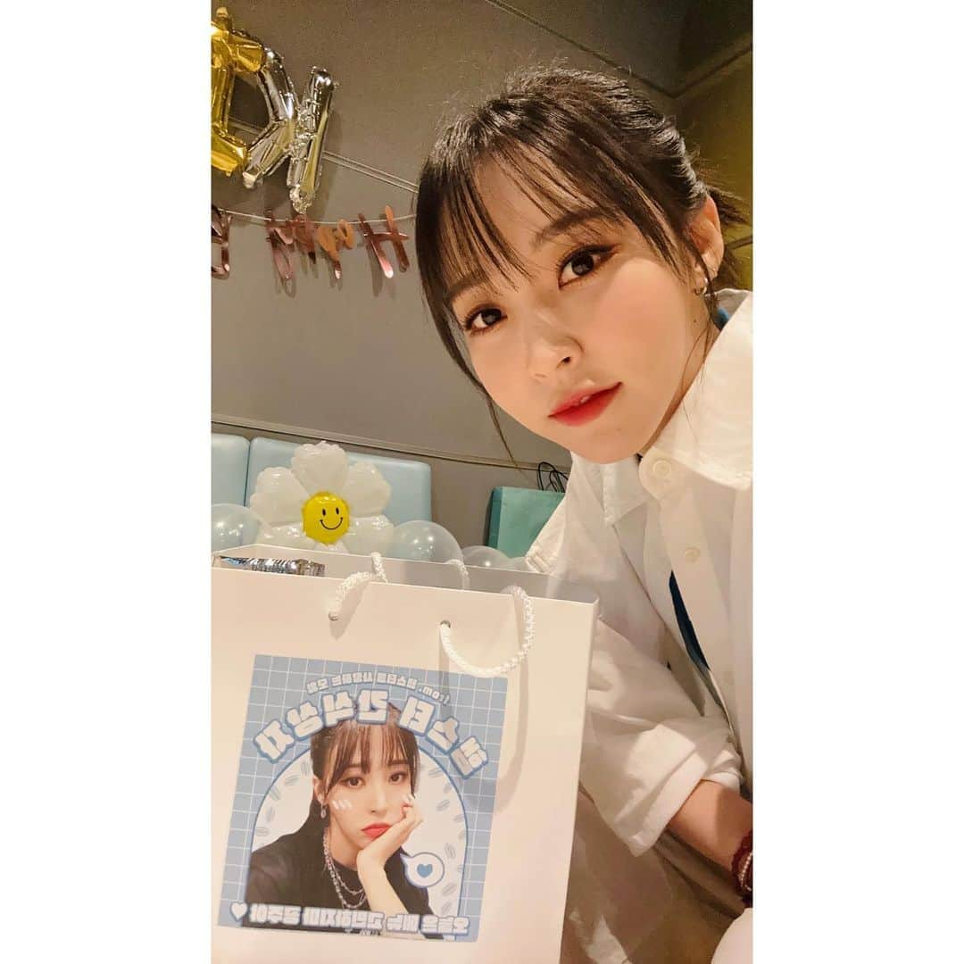 Mamamooのインスタグラム：「. [#문별]  무무 여러분, 잠시 후 9시  Mhz 므흐즈 '아이돌 라디오3' 본방사수하며, 햄디와 함께 수요일 밤 보내 보아요🌟  🔗 https://www.youtube.com/live/hQfaMeWIWOg?si=K6KMWZlRRvhzpam4  #마마무 #MoonByul #아이돌라디오」